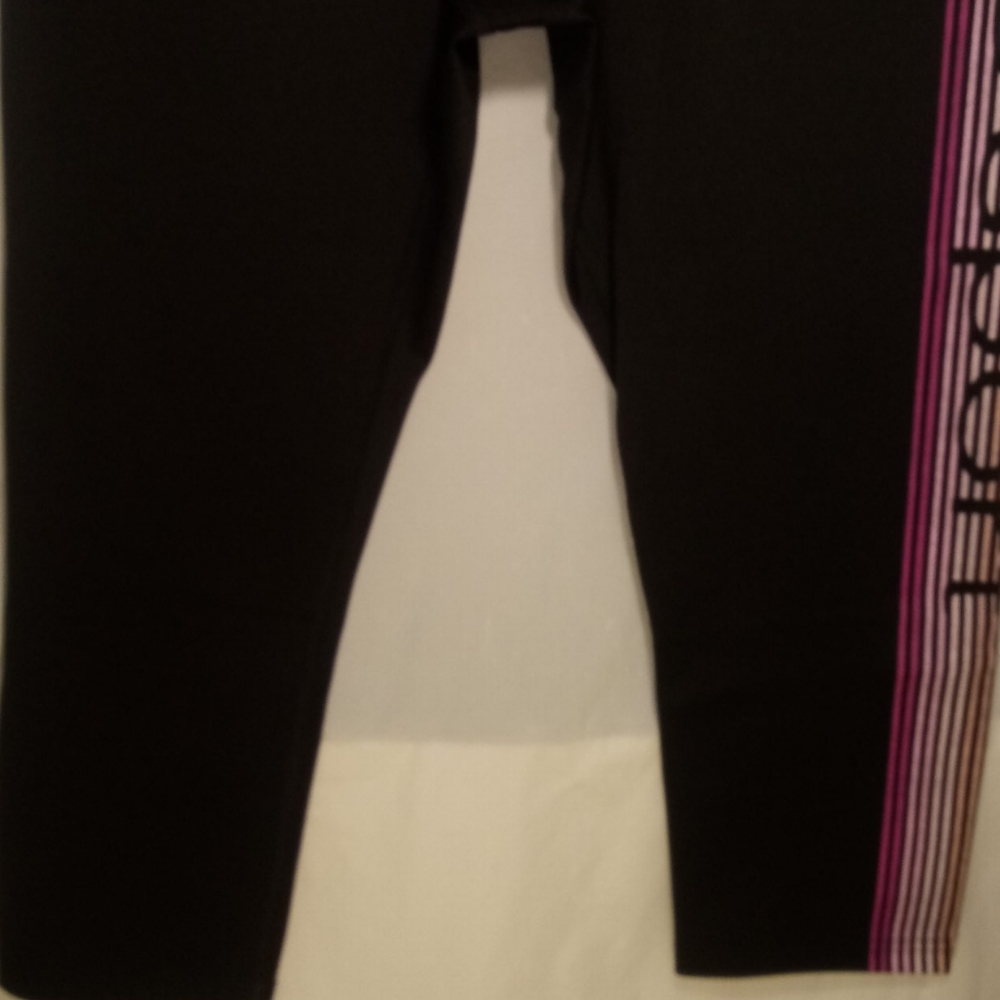 bebe SPORT CAPRI PANTS - Picture 2 of 7